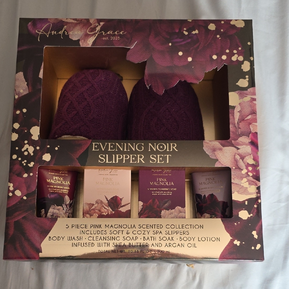 Andrea Grace Evening Noir Slipper Set